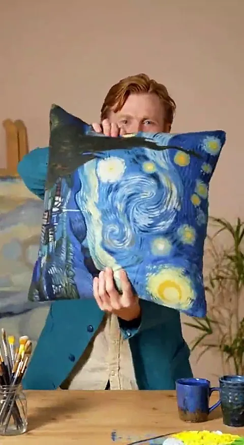Van Gogh on Livestream